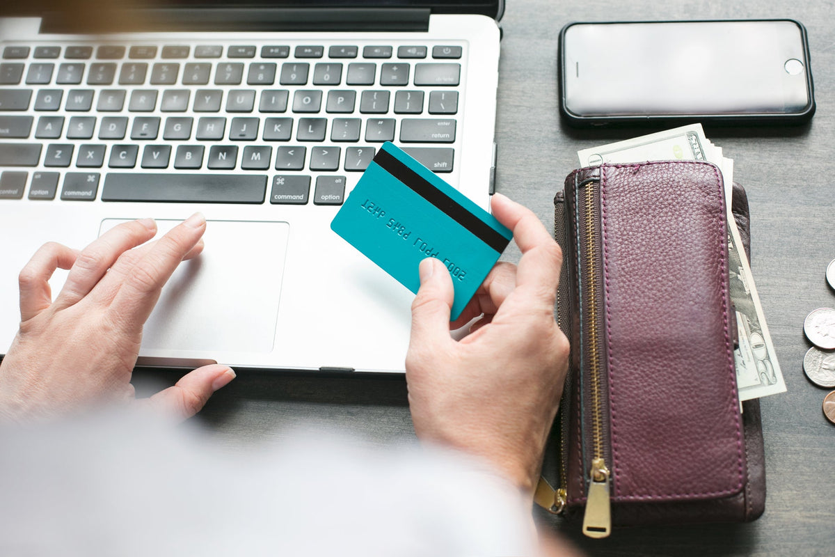 Shopping online with a credit card